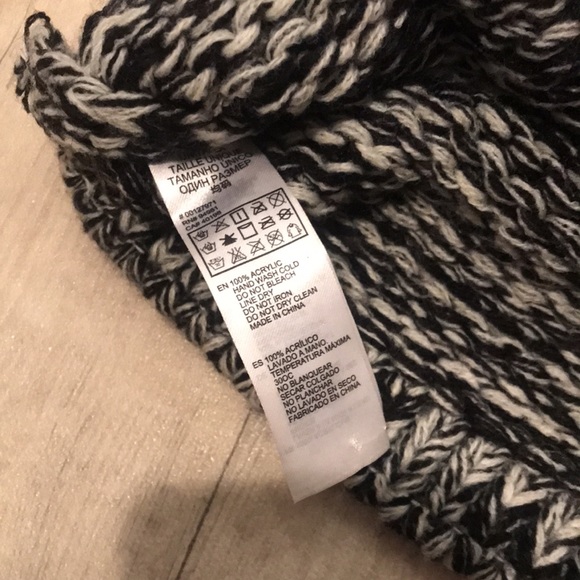 Forever 21 Knit Beanie Hat - Picture 2 of 4